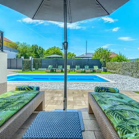 Villa Dreamin With Heated Pool & Hot Tub Kraj (Split)