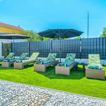 Dreamin With Heated Pool & Hot Tub