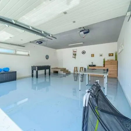 Dreamin With Heated Pool & Hot Tub Villa Kraj (Split)