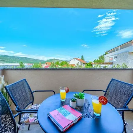Dreamin With Heated Pool & Hot Tub *